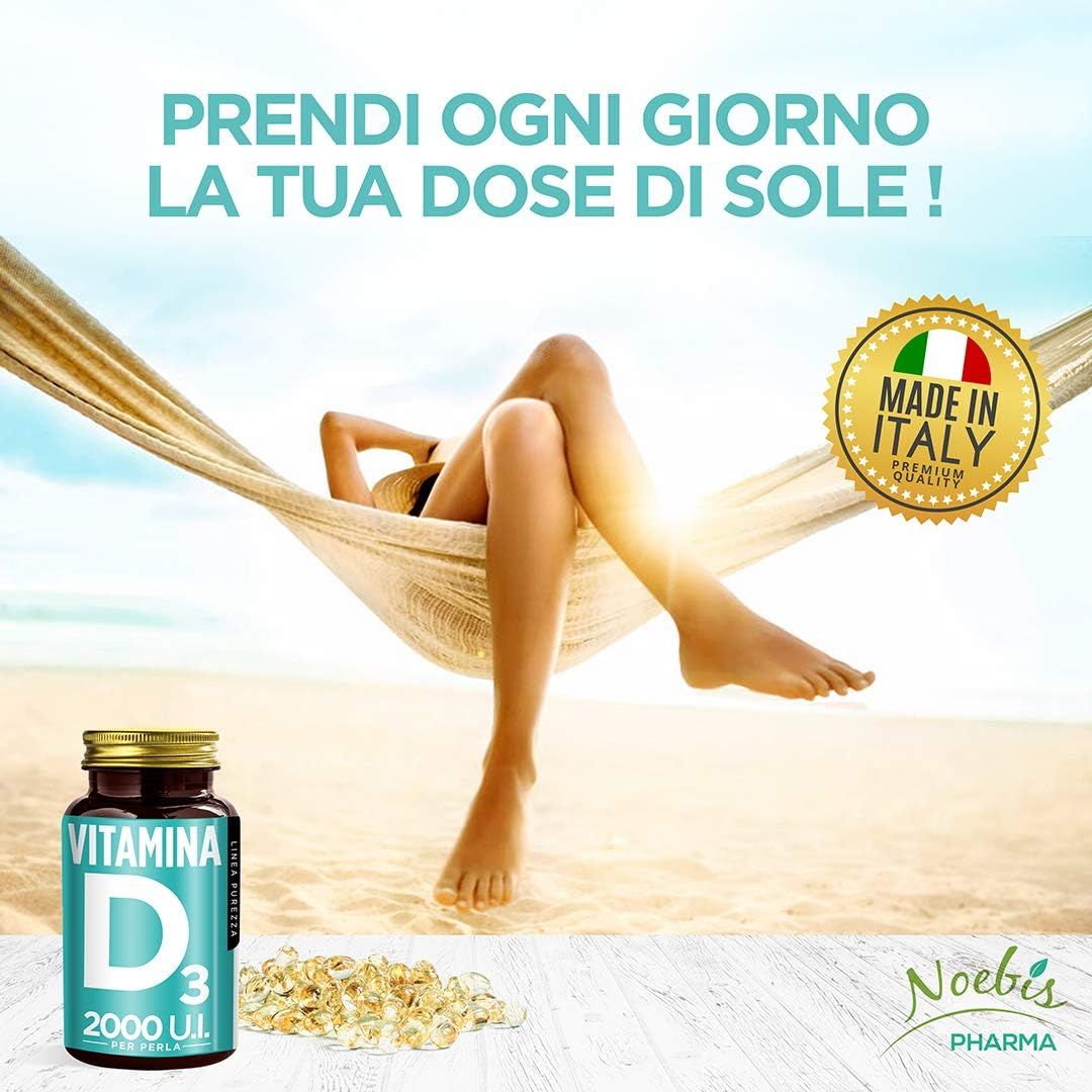 Flacone Vitamina D3 2000 UI in spiaggia. Sigillo "Made in Italy". Persona in amaca.