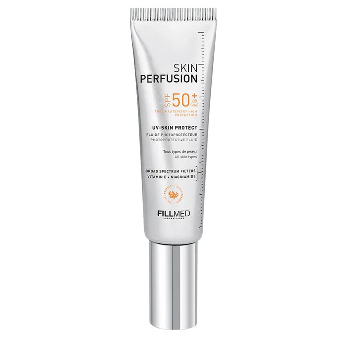 Tubo bianco con tappo argentato. Scritta SKIN PERFUSION, SPF 50+, UV-Skin Protect. Logo FILLMED.