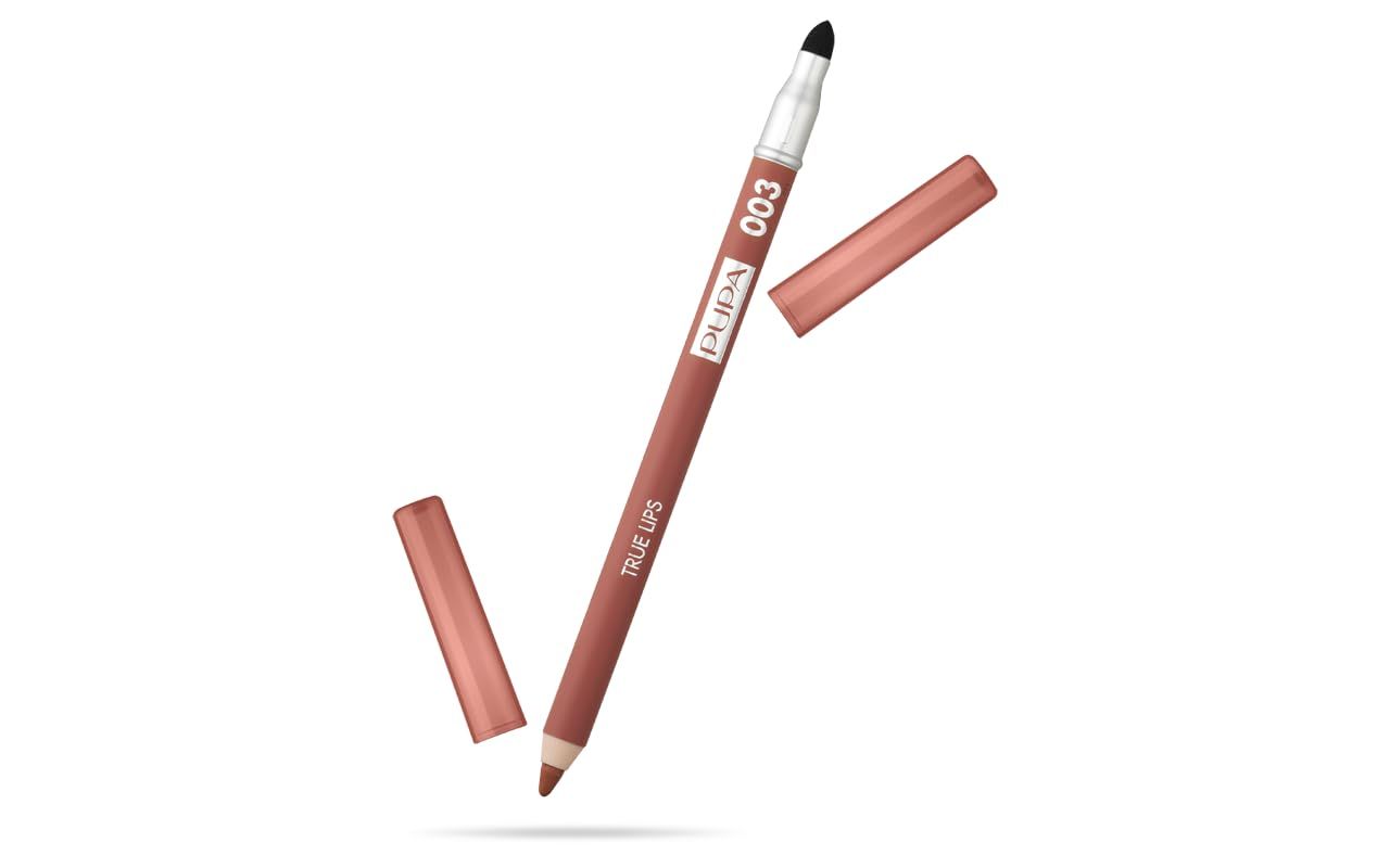 PUPA TRUE LIPS 003 Matita labbra con cappuccio inserito, posizionata obliquamente.