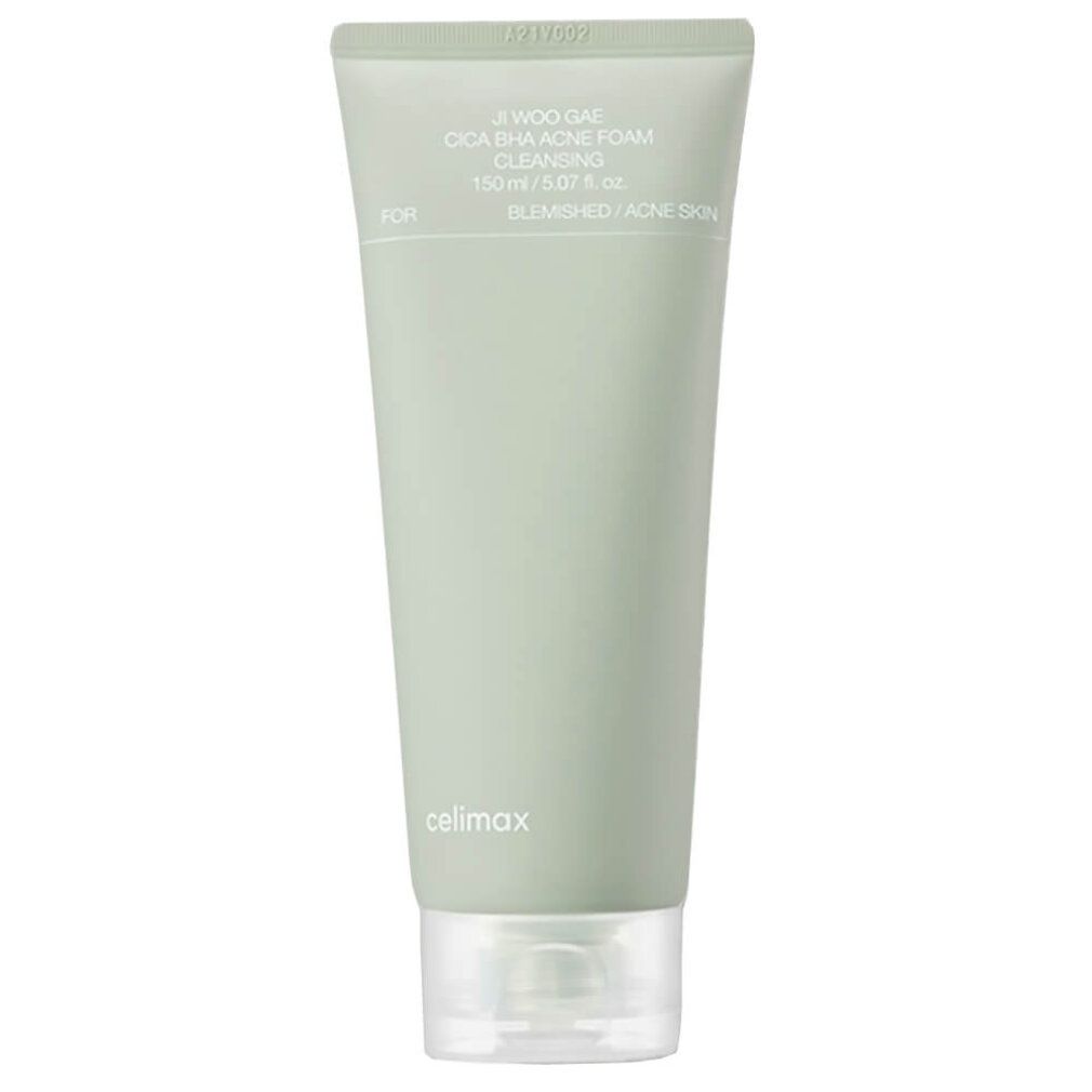 Schiuma detergente Cica BHA anti-acne Celimax Ji Woo Gae in tubo verde pallido con scritte bianche.