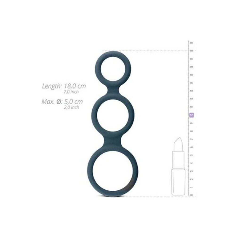 Anello fallico grigio scuro con tre anelli. Lunghezza: 18,0 cm, diametro: 5,0 cm. Scala.