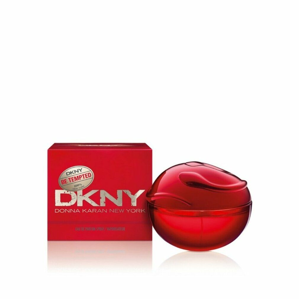 Flacone e scatola rossi. Flacone rotondo, rosso. Scatola con logo DKNY e 'Be Tempted'. Testo: Donna Karan New York.