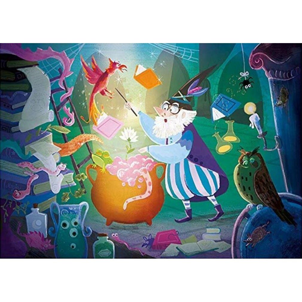 Illustrazione puzzle: mago con bacchetta e calderone. Libri, gufo e altri elementi magici. Colori vivaci.