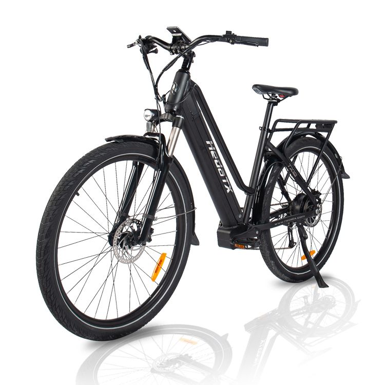 E-bike nera HedaTX TX10, vista laterale. Portapacchi, parafanghi, luce anteriore. Sfondo bianco.