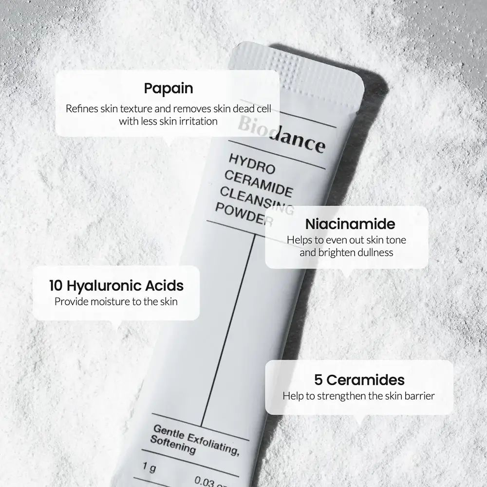 Bustina singola di BIODANCE Hydro Ceramide Cleansing Powder. Campi di testo con ingredienti: Papaina, Niacinamide, Acido Ialuronico, Ceramidi.