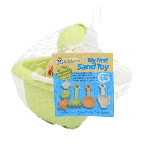 Set di giocattoli da sabbia verdi in confezione a rete. Include secchiello, paletta, rastrello, cucchiaio e formine. Con etichetta del prodotto.