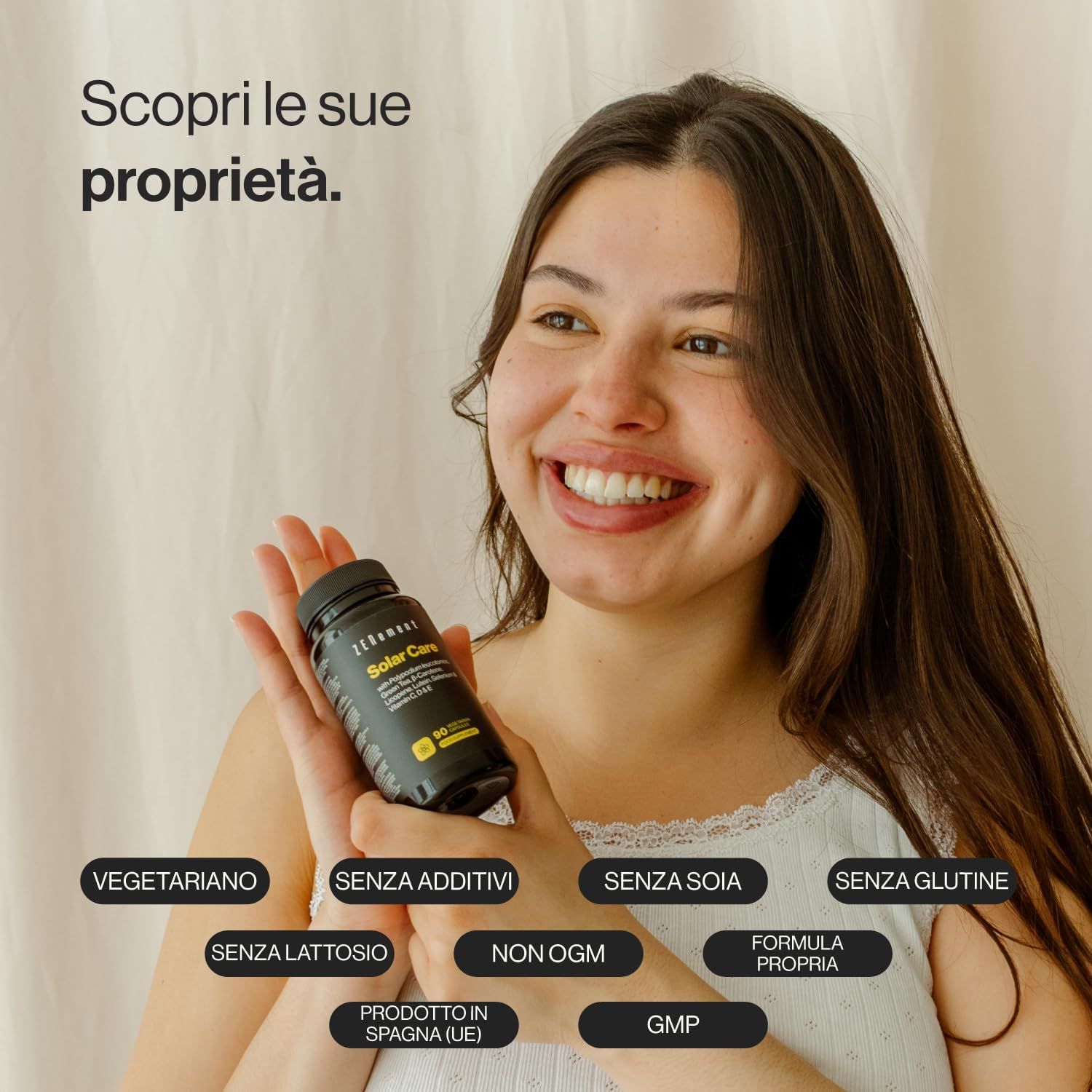 Donna che tiene un barattolo di Solar Care. Scritte: Vegetariano, senza additivi, senza soia, senza glutine, senza lattosio, senza OGM.