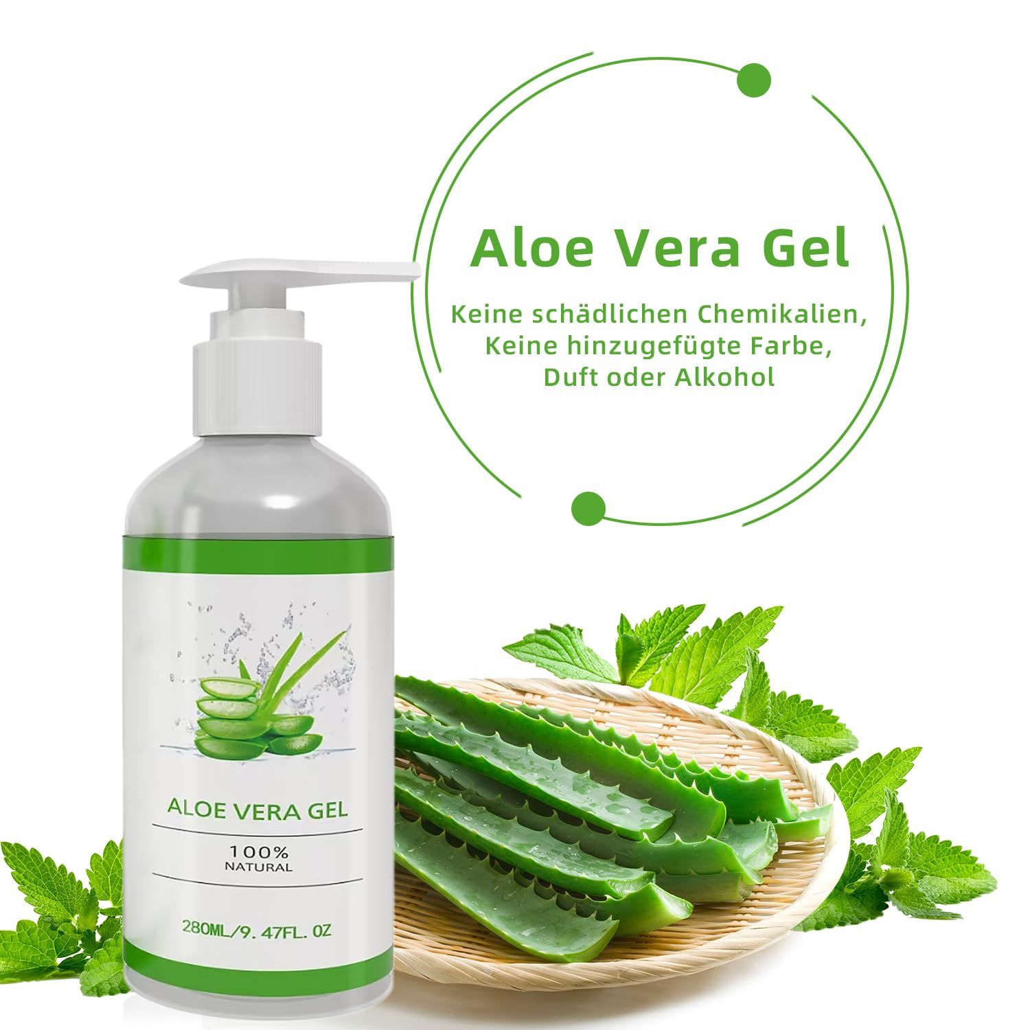 Flacone di gel di aloe vera con dispenser. Etichetta verde e bianca. Foglie e pezzi di aloe vera accanto. Testo: Aloe Vera Gel, 100% Natural.