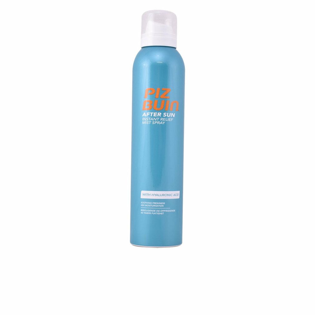 Flacone spray blu turchese con erogatore bianco. Scritta arancione: Piz Buin. Testo: After Sun Instant Relief Mist Spray. Con acido ialuronico.