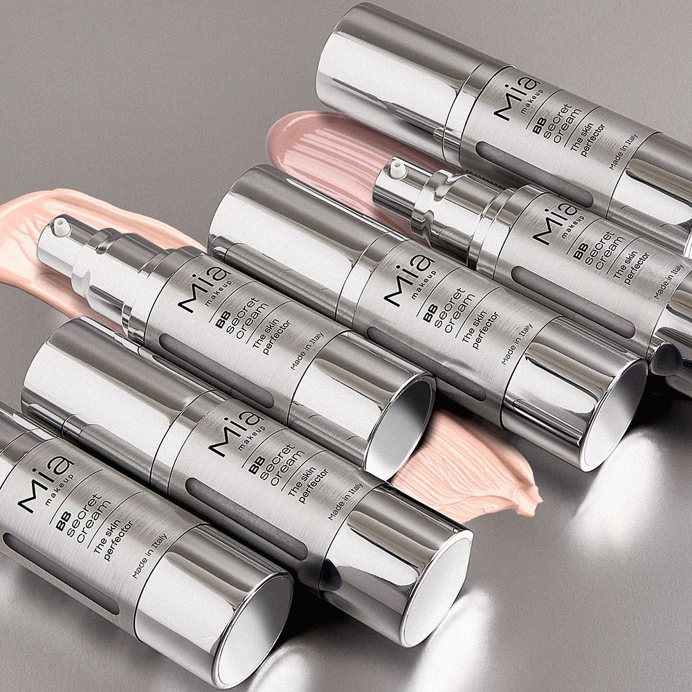 Molti flaconi Mia Make-up BB Secret Cream con erogatore a pompa.
