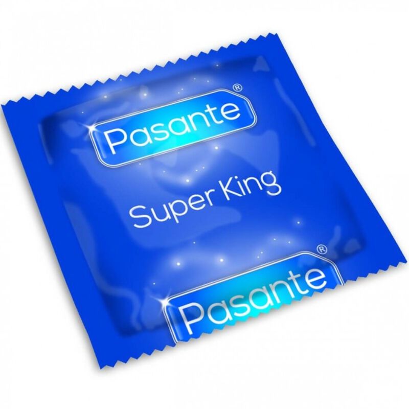 Confezione singola di un preservativo Pasante Super King. Foglio blu con scritte bianche.