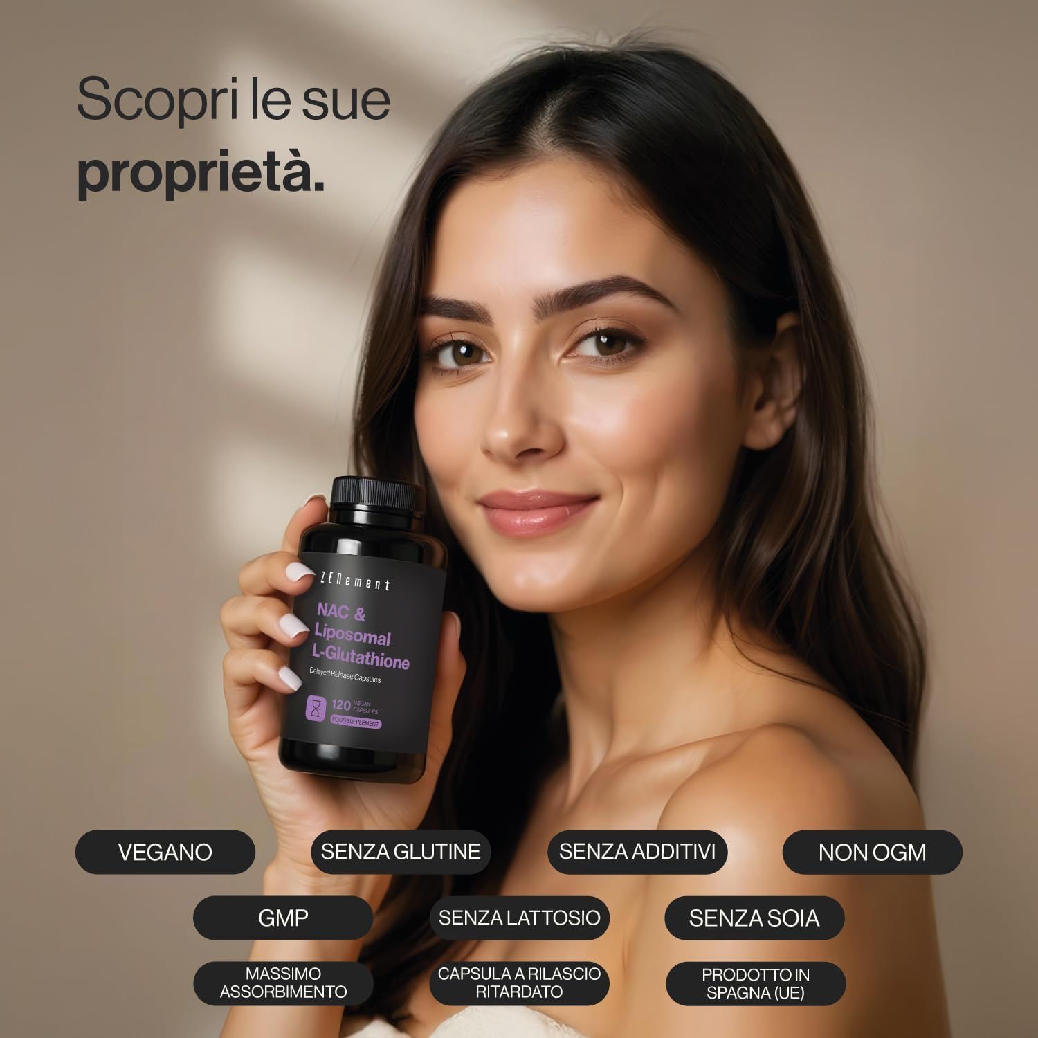Donna che tiene un flacone. Scritta: Zenement, NAC & L-Glutatione liposomiale. Vegano, senza glutine, senza additivi, senza OGM.