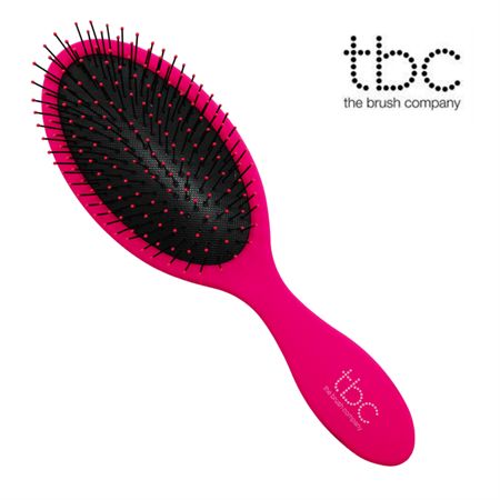 Spazzola districante TBC Flamingo Pink con setole nere, isolata su sfondo bianco.