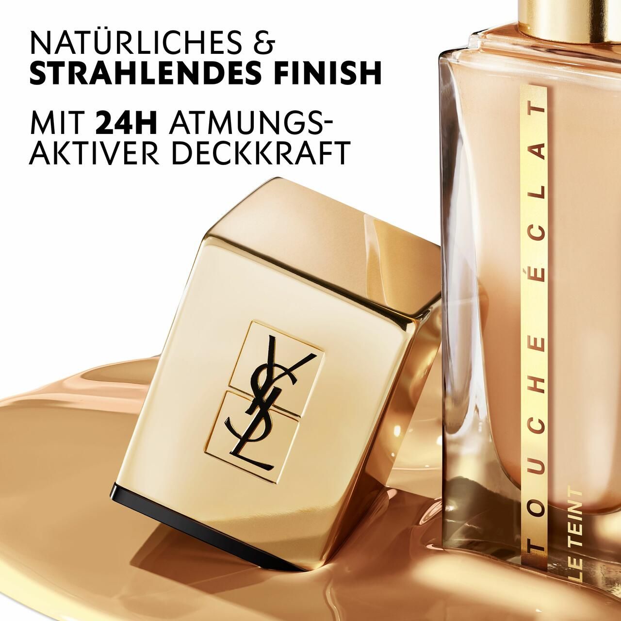 Flacone Yves Saint Laurent Touche Éclat Le Teint e testo. Tappo dorato, logo nero. Testo: Finitura naturale e radiosa.