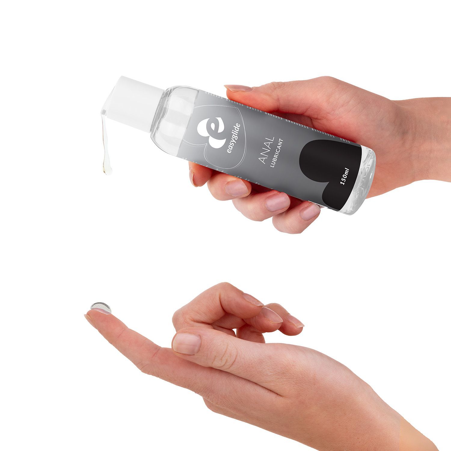 Mani che tengono un flacone. Il prodotto viene applicato su un dito. Nome del prodotto ed etichetta visibili.