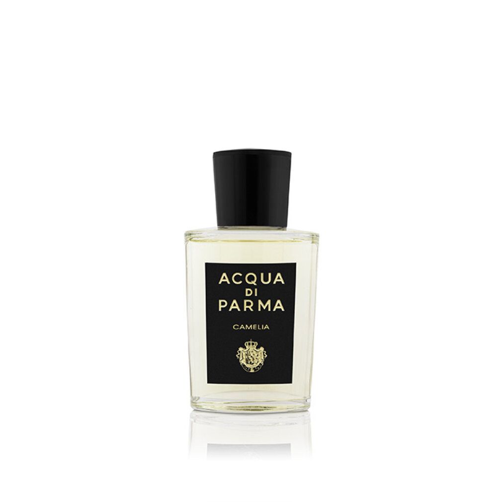 Flacone in vetro con tappo nero. Scritta: Acqua di Parma, Camelia. Etichetta nera con logo dorato.