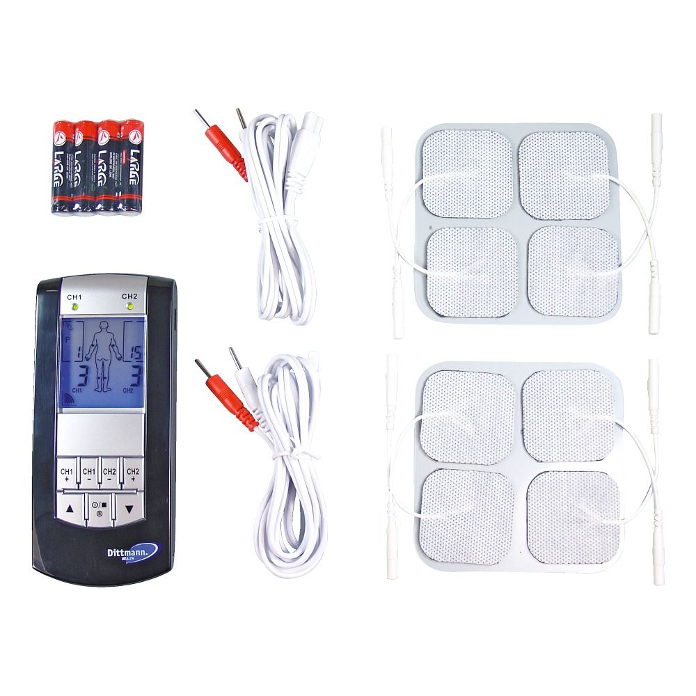 Dispositivo TENS Dittmann Health, batterie, elettrodi e cavi. Il dispositivo ha un display. Elettrodi quadrati.