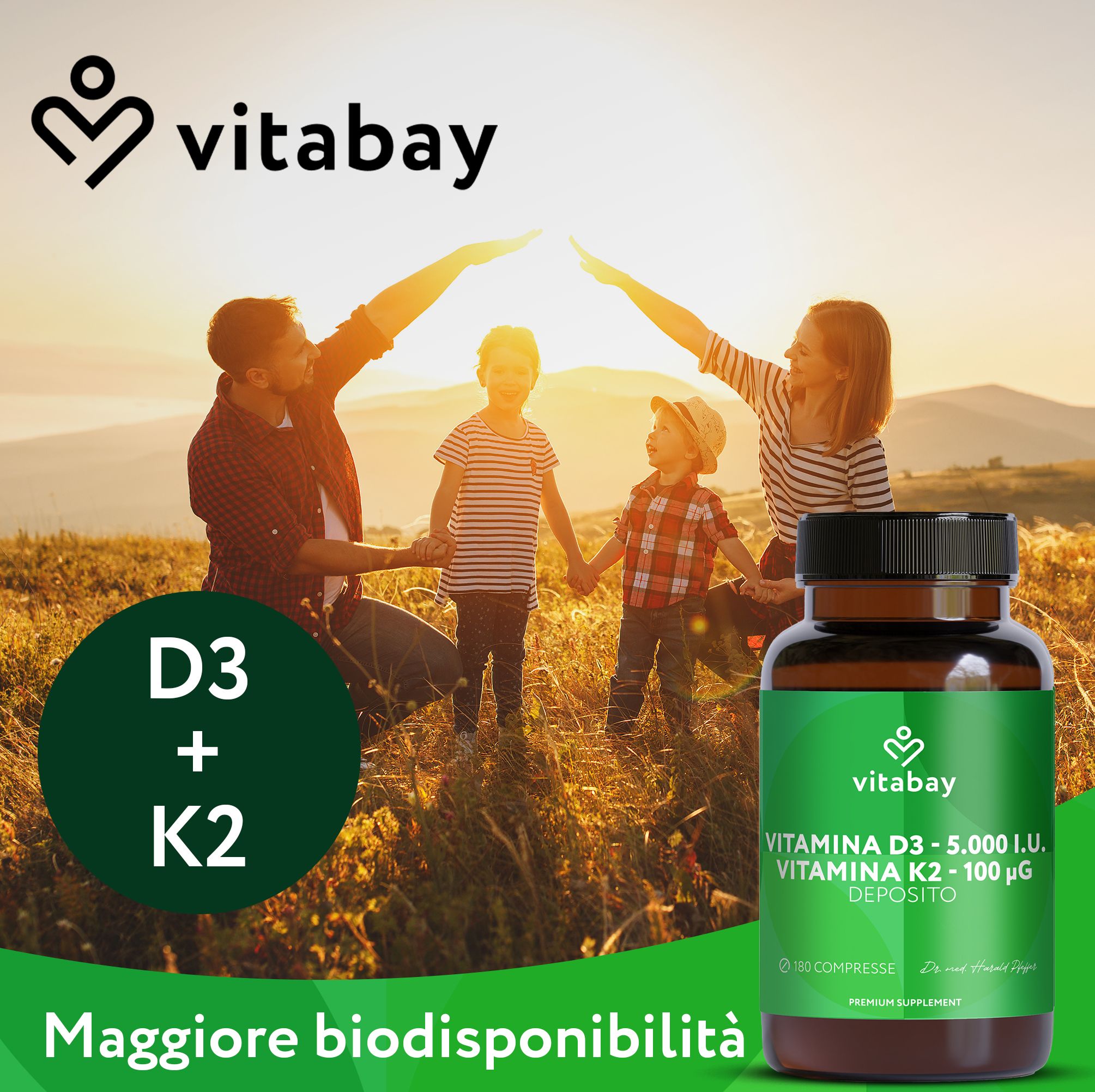 Famiglia sotto un tetto di mani al tramonto. Flacone Vitabay Vitamina D3 K2. "Maggiore biodisponibilità".