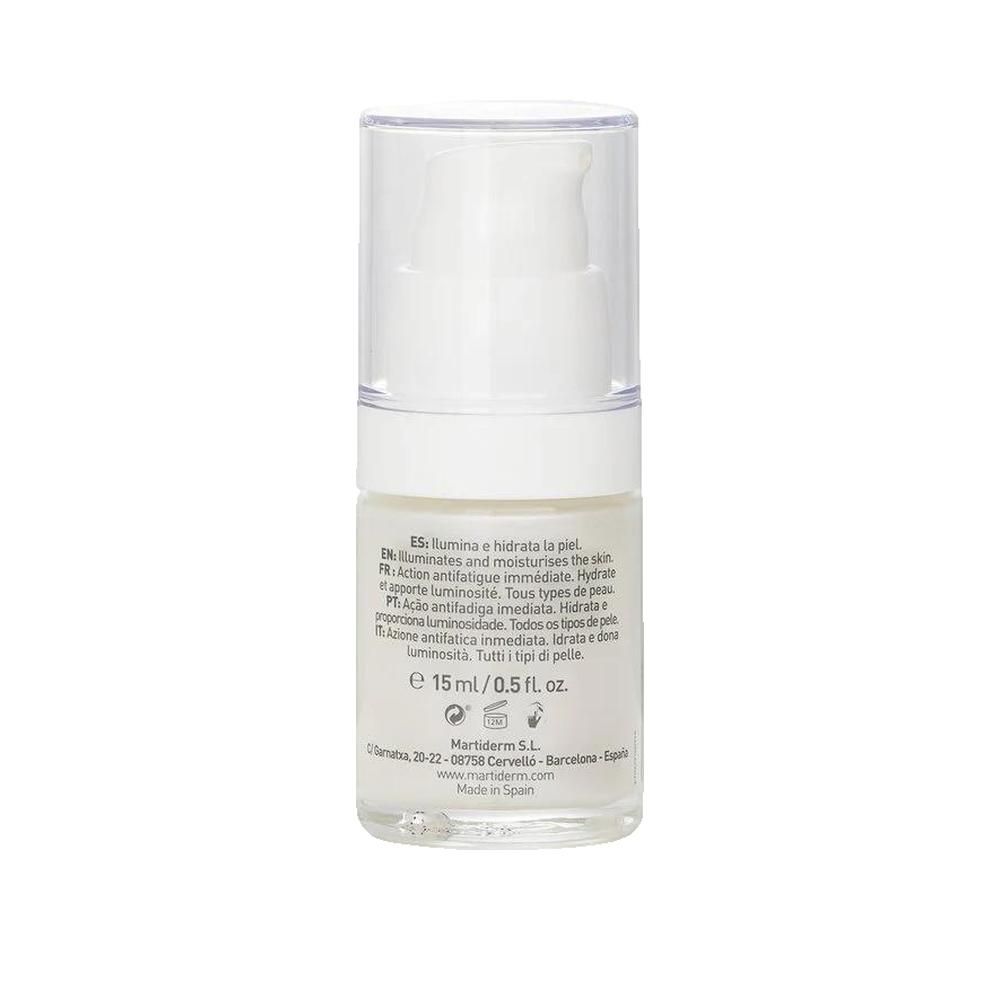 Flacone di siero con pompa. Scritta: Marti Derm, Flash Serum. Contiene 15 ml. Testo sul retro.