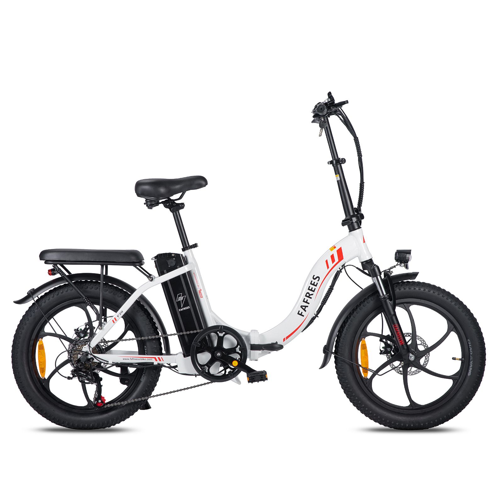 E-bike pieghevole FAFREES F20, bianco, pneumatici neri, logo rosso. Freni a disco, portapacchi, parafanghi, catarifrangenti arancioni.