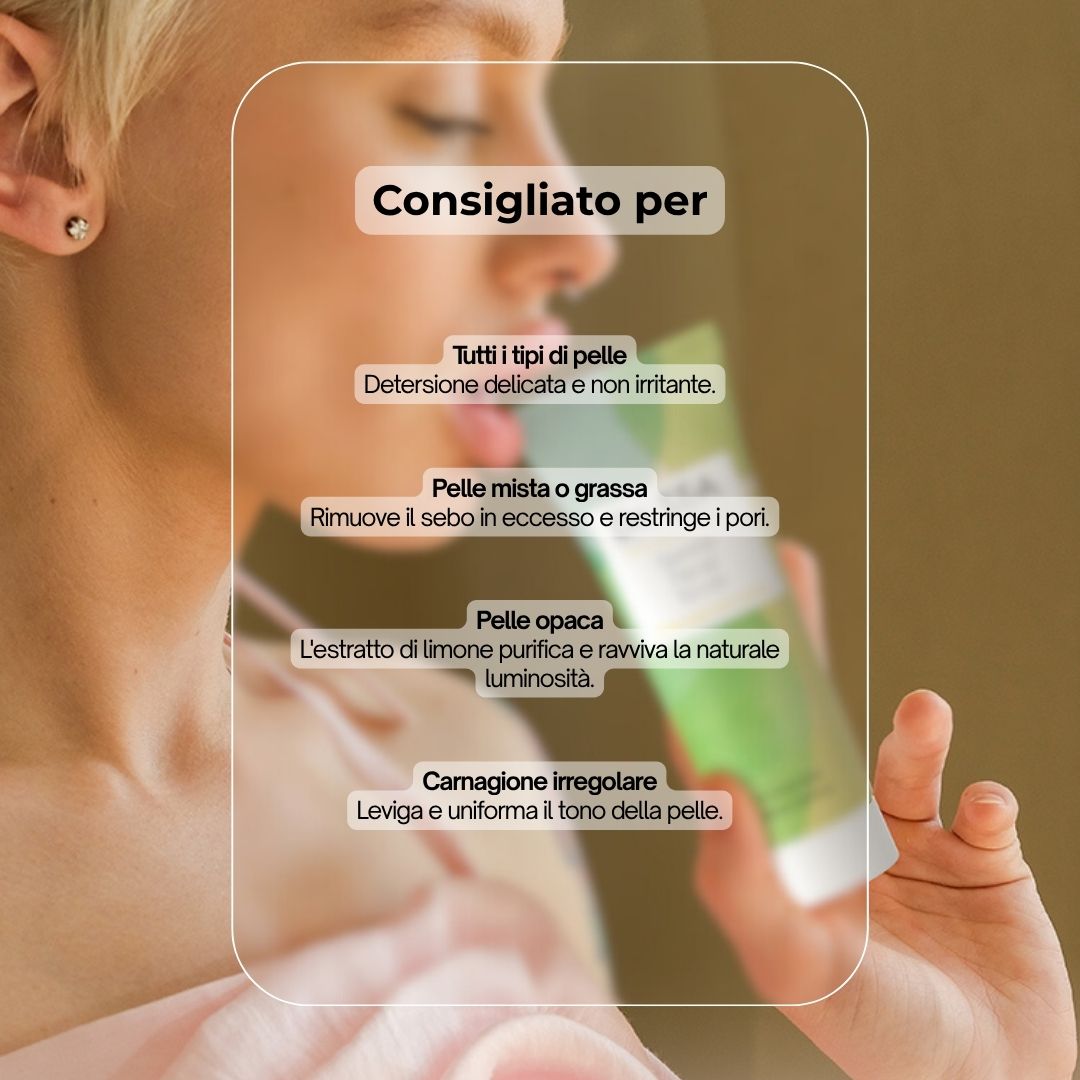 Persona che tiene un tubo. Testo: Consigliato per tutti i tipi di pelle, pelle mista, pelle opaca, incarnato irregolare.
