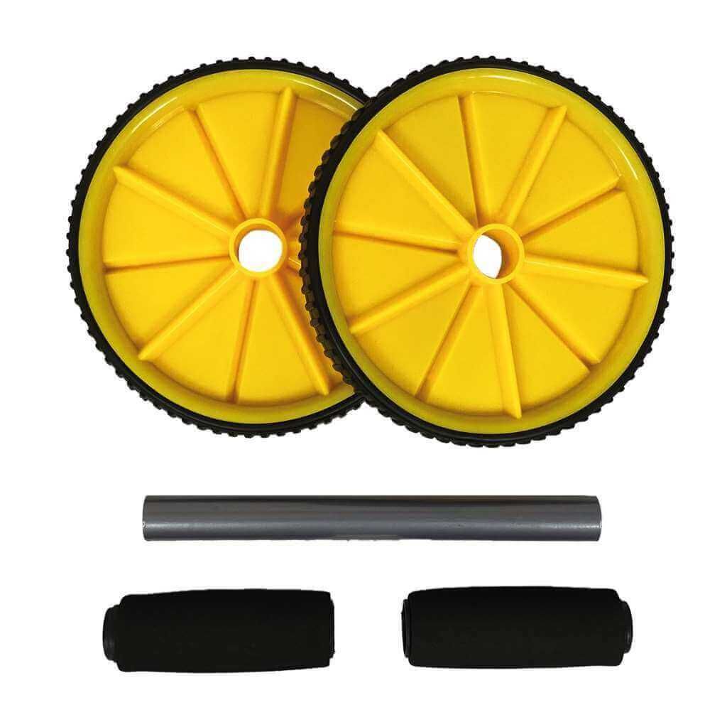 Set di rulli fitness. Due ruote gialle con pneumatici neri, una barra e due maniglie nere.