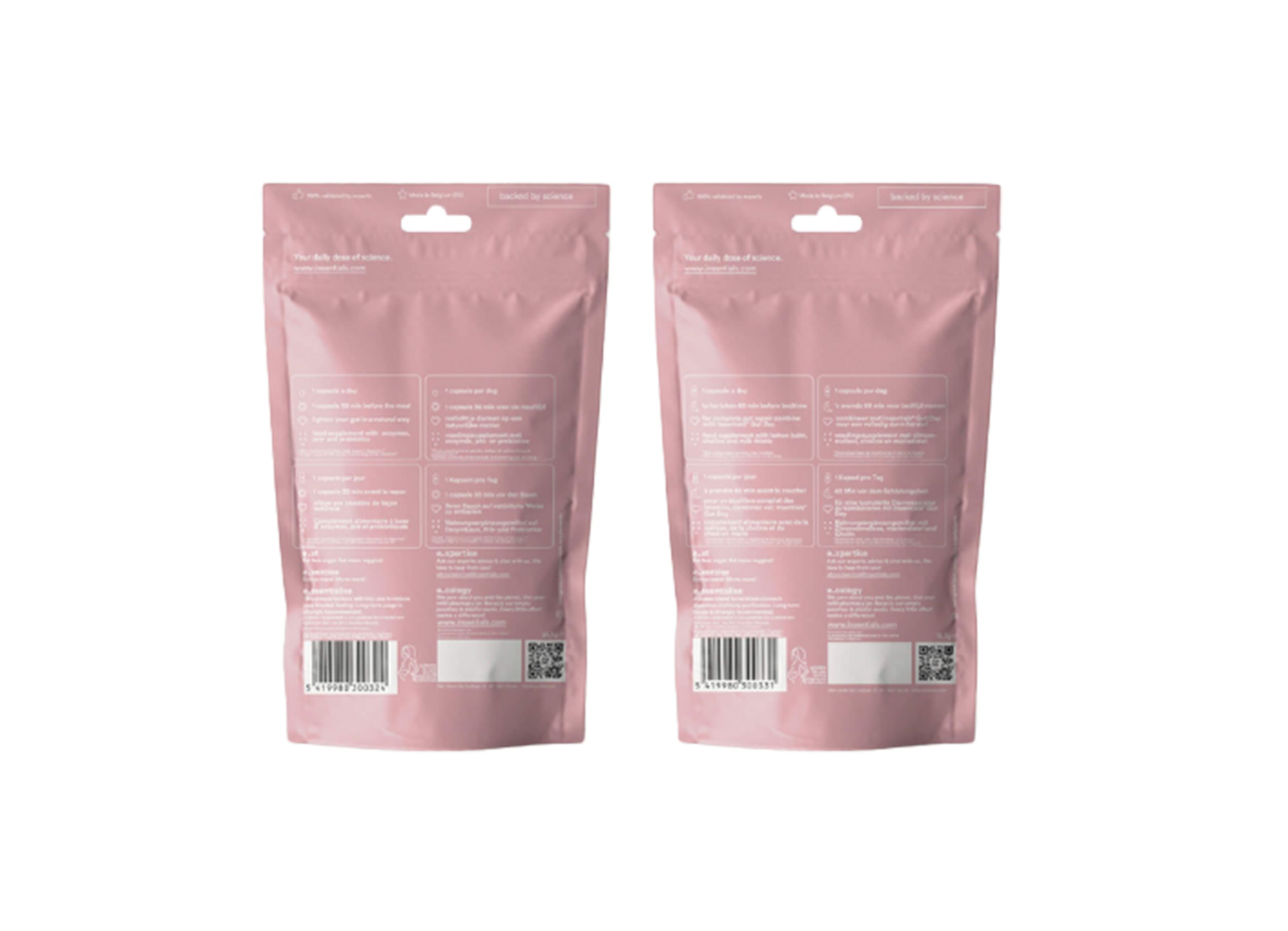 Due buste rosa con informazioni sul prodotto e codici a barre sul retro.