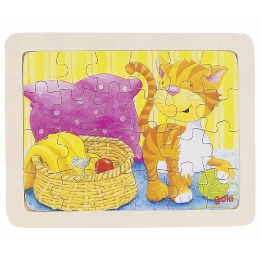 Puzzle in legno con gatto, 15 pezzi. Il gatto è accanto a un cestino con gomitoli di lana. Logo Goki.