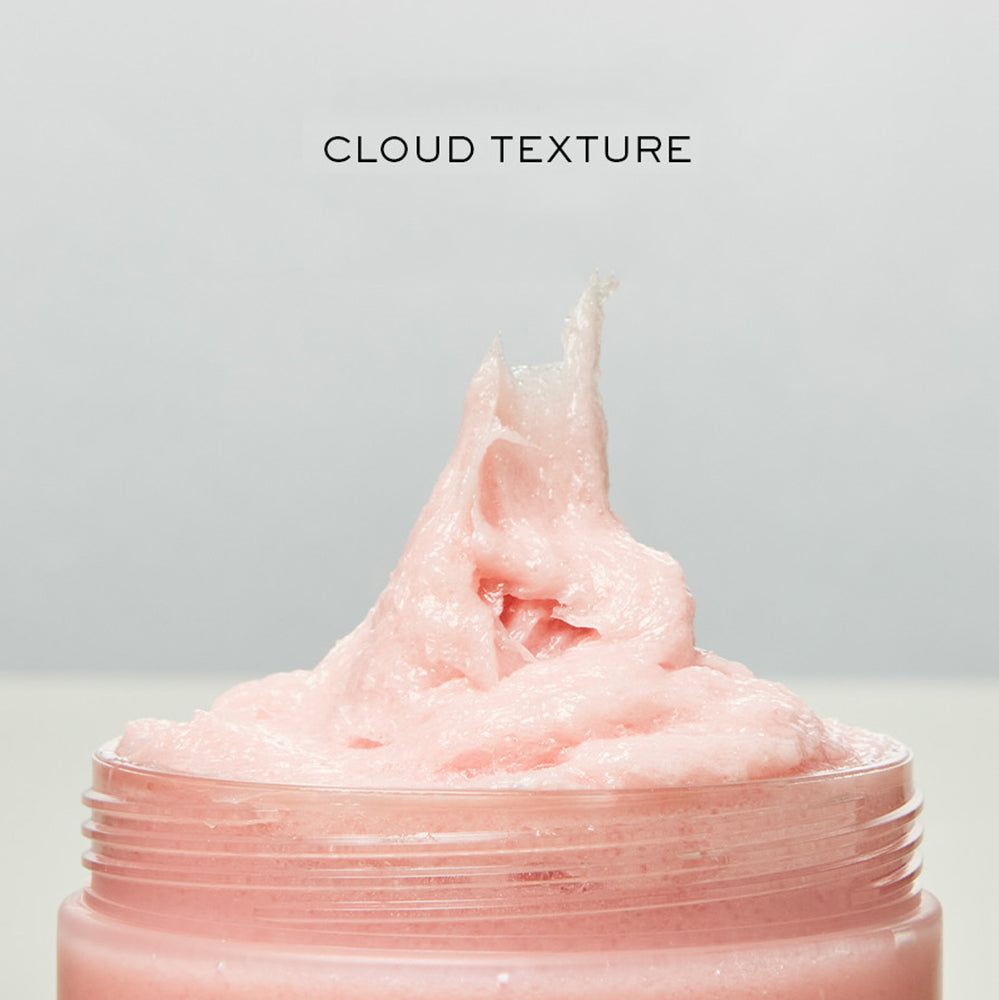 Primo piano della texture dello scrub rosa con la scritta « CLOUD TEXTURE ».