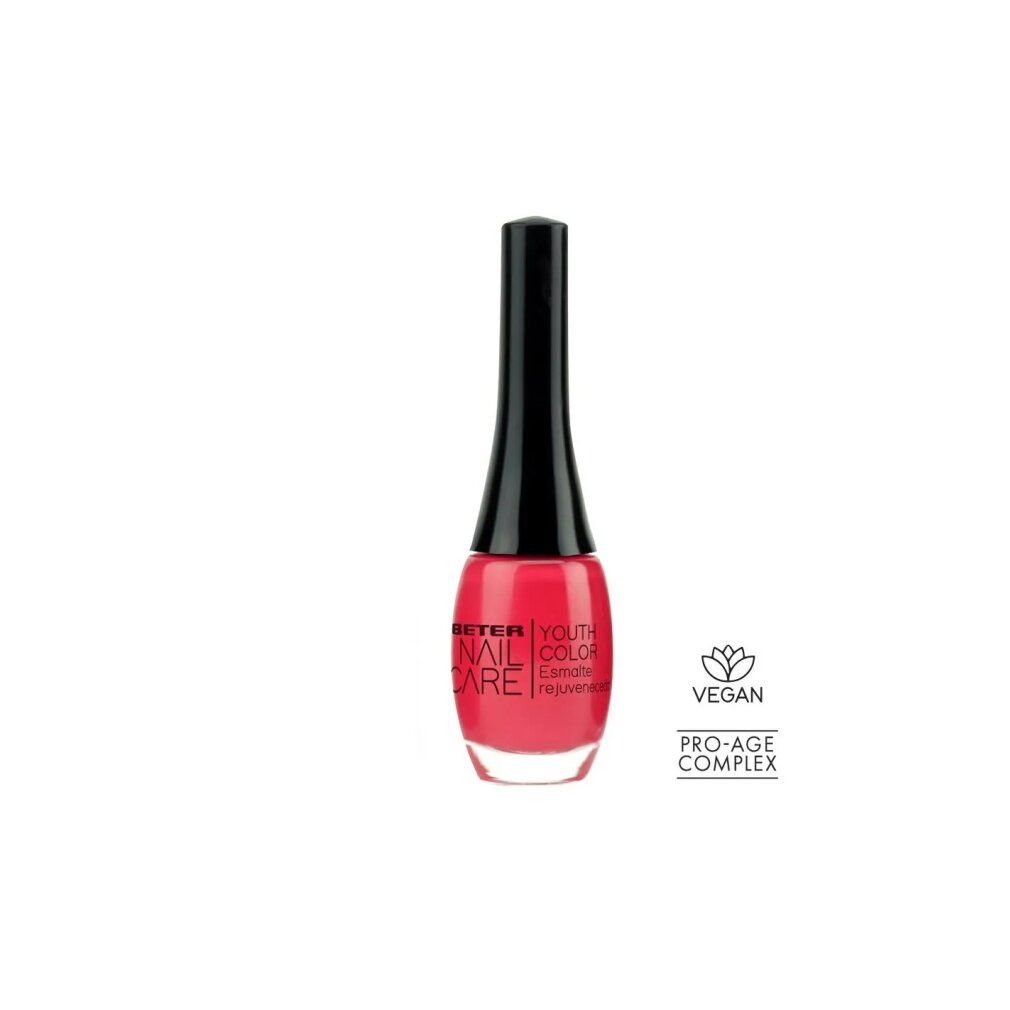 Flacone di smalto rosso. Tappo nero. Scritta: Beter Nail Care Youth Color. Logo vegano.