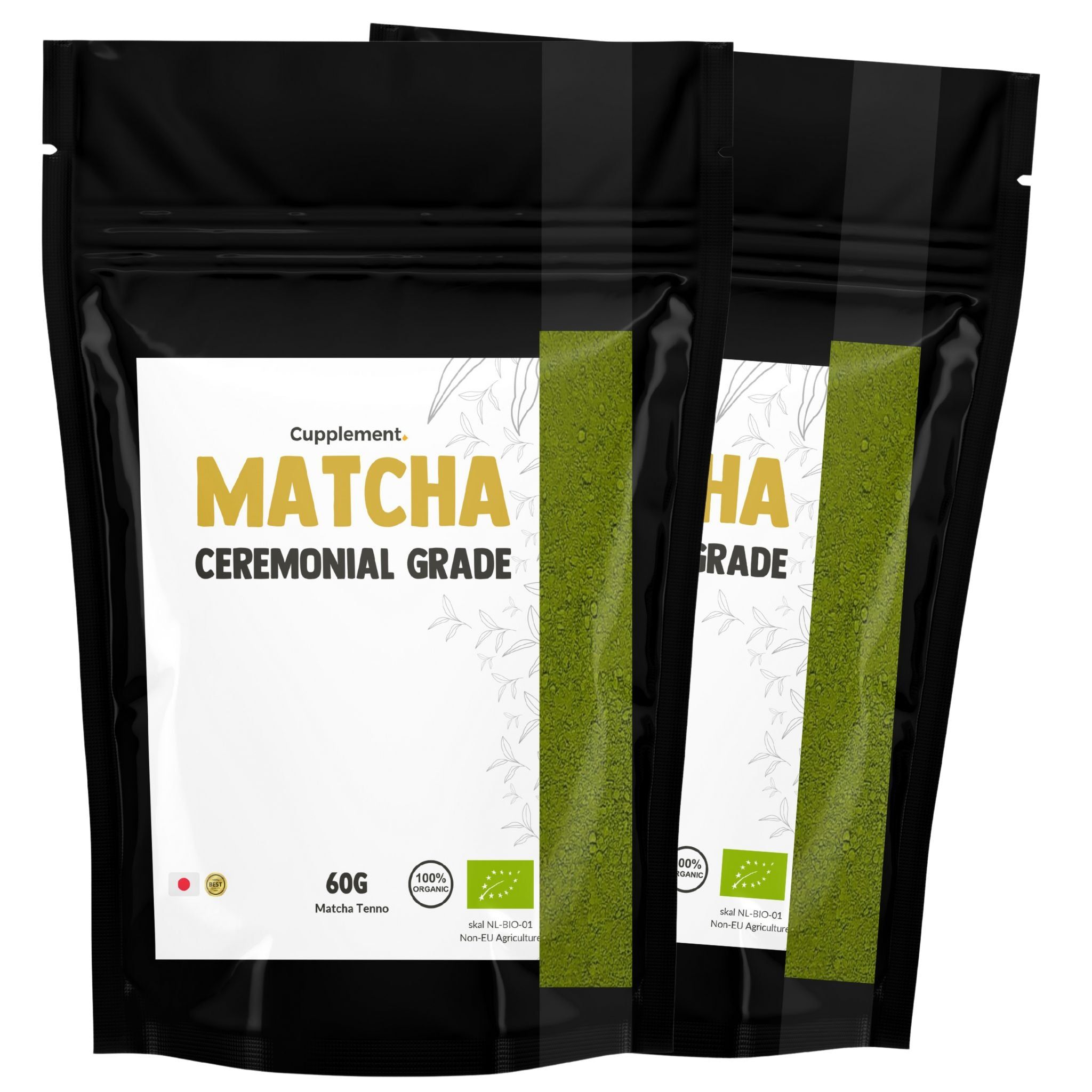 Tre sacchetti neri con etichetta bianca. Scritta: Matcha, Ceremonial Grade. 60g. Sigillo biologico.