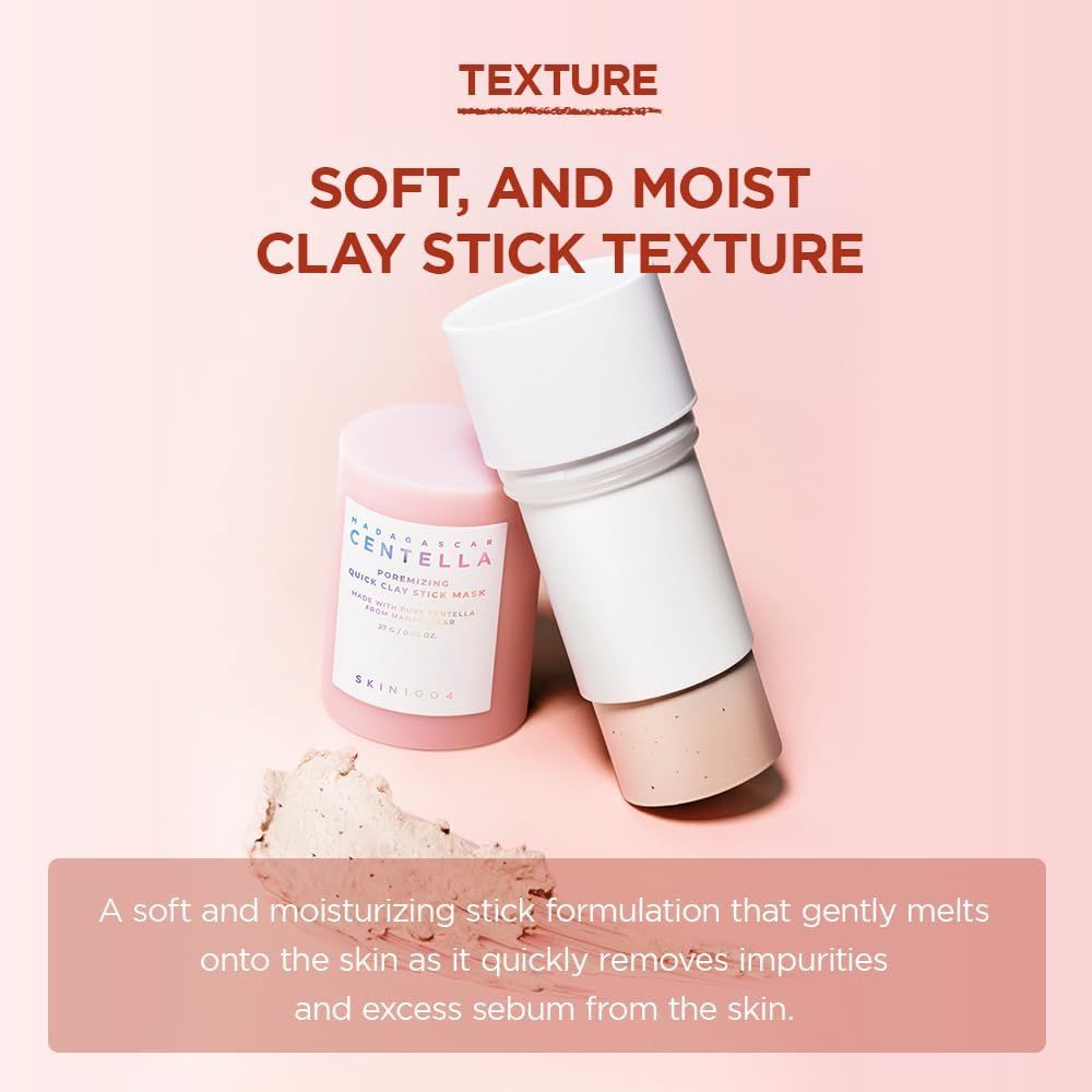 Due stick per maschera viso. Testo: Soft, and Moist Clay Stick Texture. Testo del prodotto. Rosa e bianco.