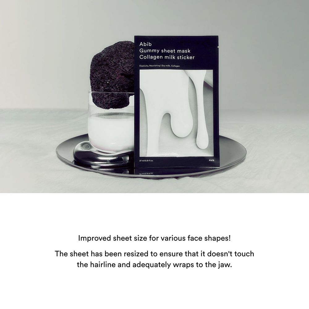 Confezione prodotto su vassoio con bicchiere e decorazioni. Testo: Abib Gummy Sheet Mask Collagen Milk Sticker.