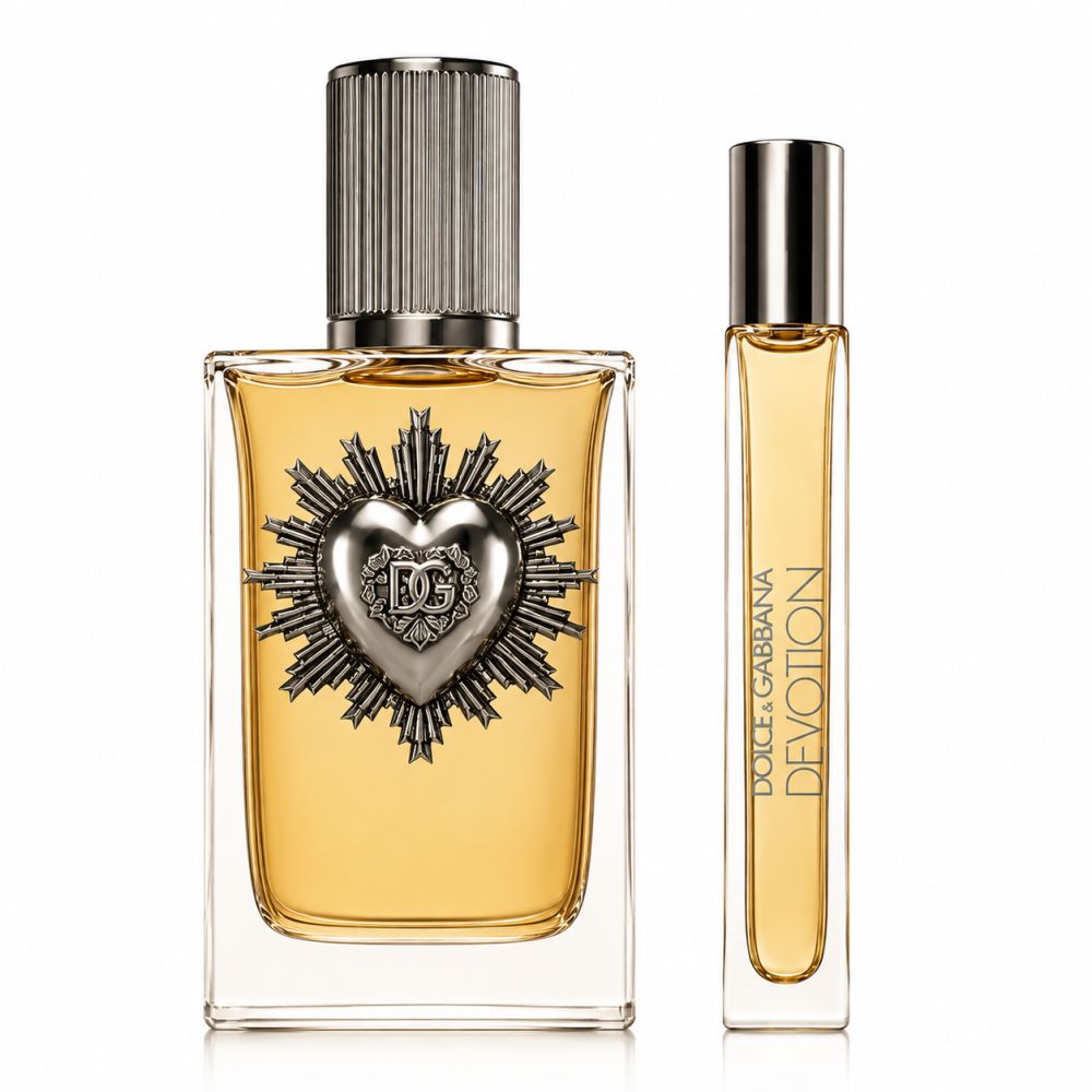 Flacone Dolce & Gabbana Devotion Eau de Parfum e vaporizzatore da viaggio con dettaglio a cuore argentato.