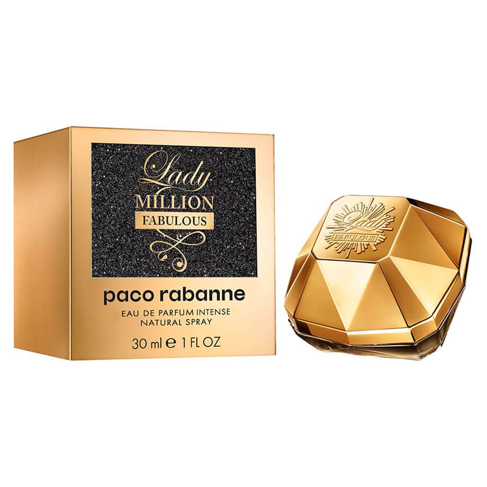 Flacone di profumo dorato con design sfaccettato. La parte superiore indica Lady Million Fabulous.
