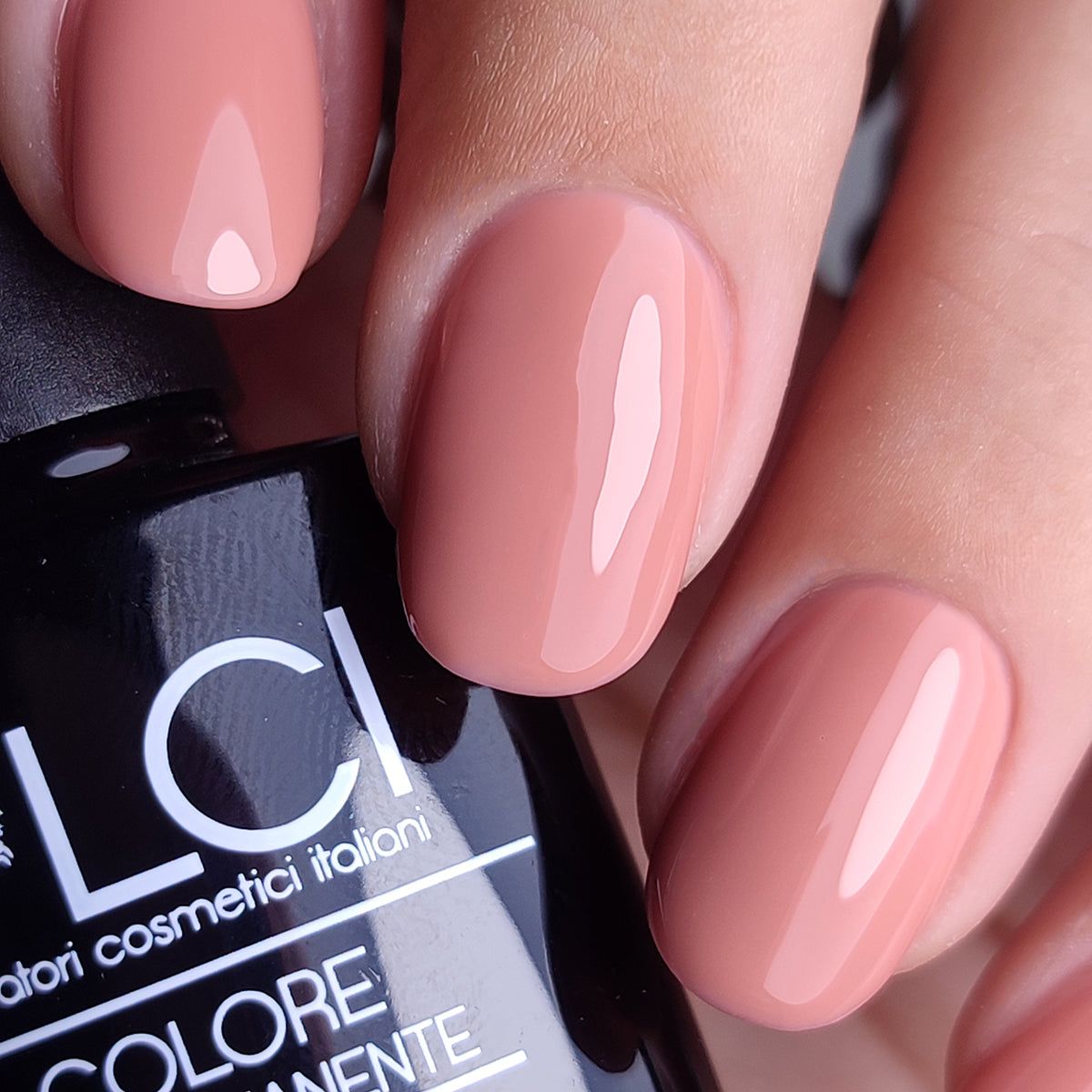 LCI Cosmetics - Kit Portatile MINI VANITY Semipermanente e manicure  LCI - 3 Colori - CHANEL