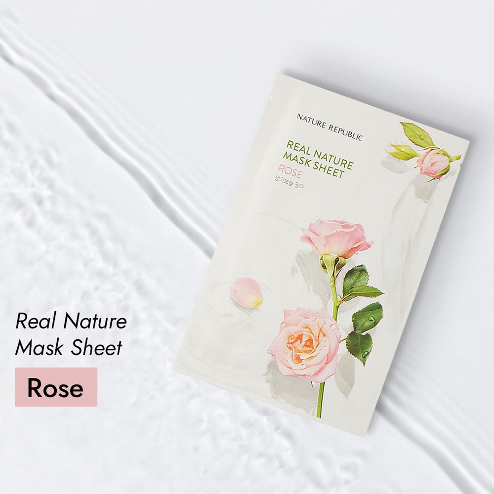 Confezione maschera viso con rose e acqua. Testo: NATURE REPUBLIC, REAL NATURE MASK SHEET, ROSE. Petali di rosa rosa.