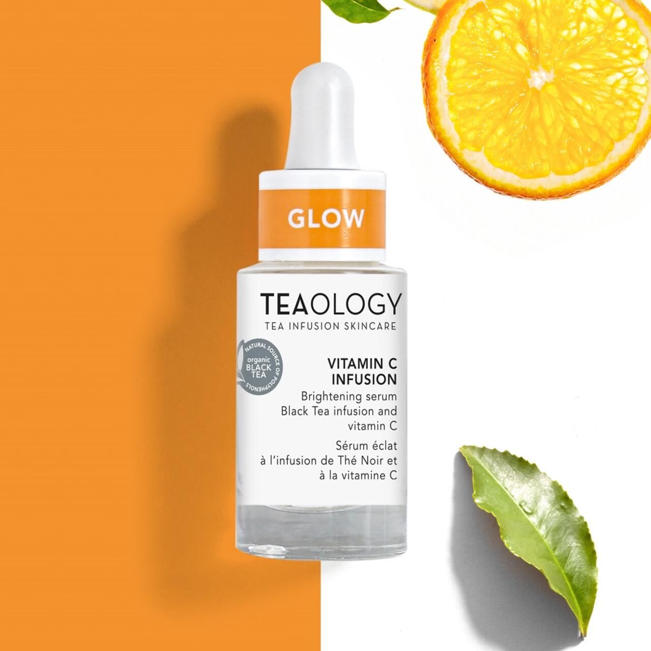 Flacone di siero con contagocce. Scritta: Teaology, Vitamin C Infusion, Glow. Con arancia e foglia.