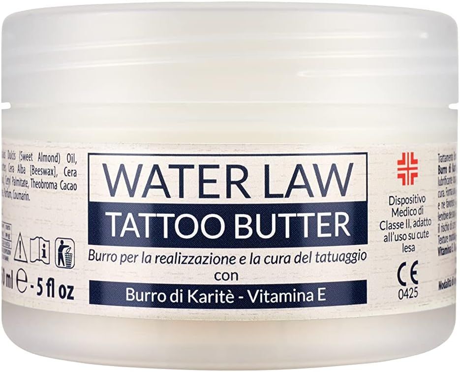 Vasetto di crema con scritta: Water Law Tattoo Butter. Dispositivo medico.