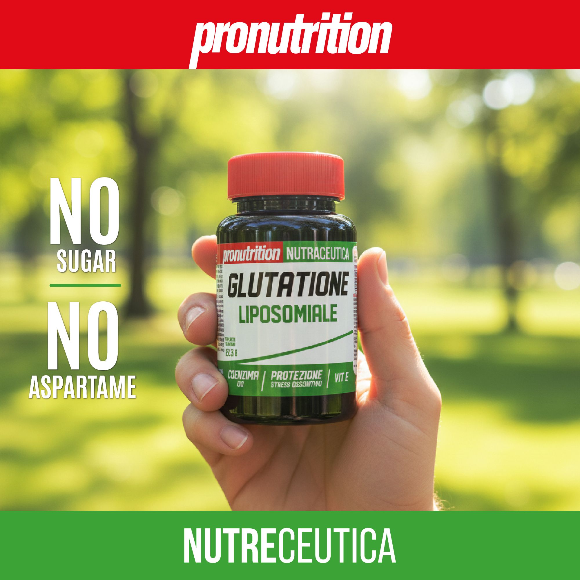 Flacone marrone con tappo rosso. Testo: Glutatione Liposomiale. Mano che tiene il flacone. Testo: Nutraceutica. Testo: No zucchero, no aspartame.