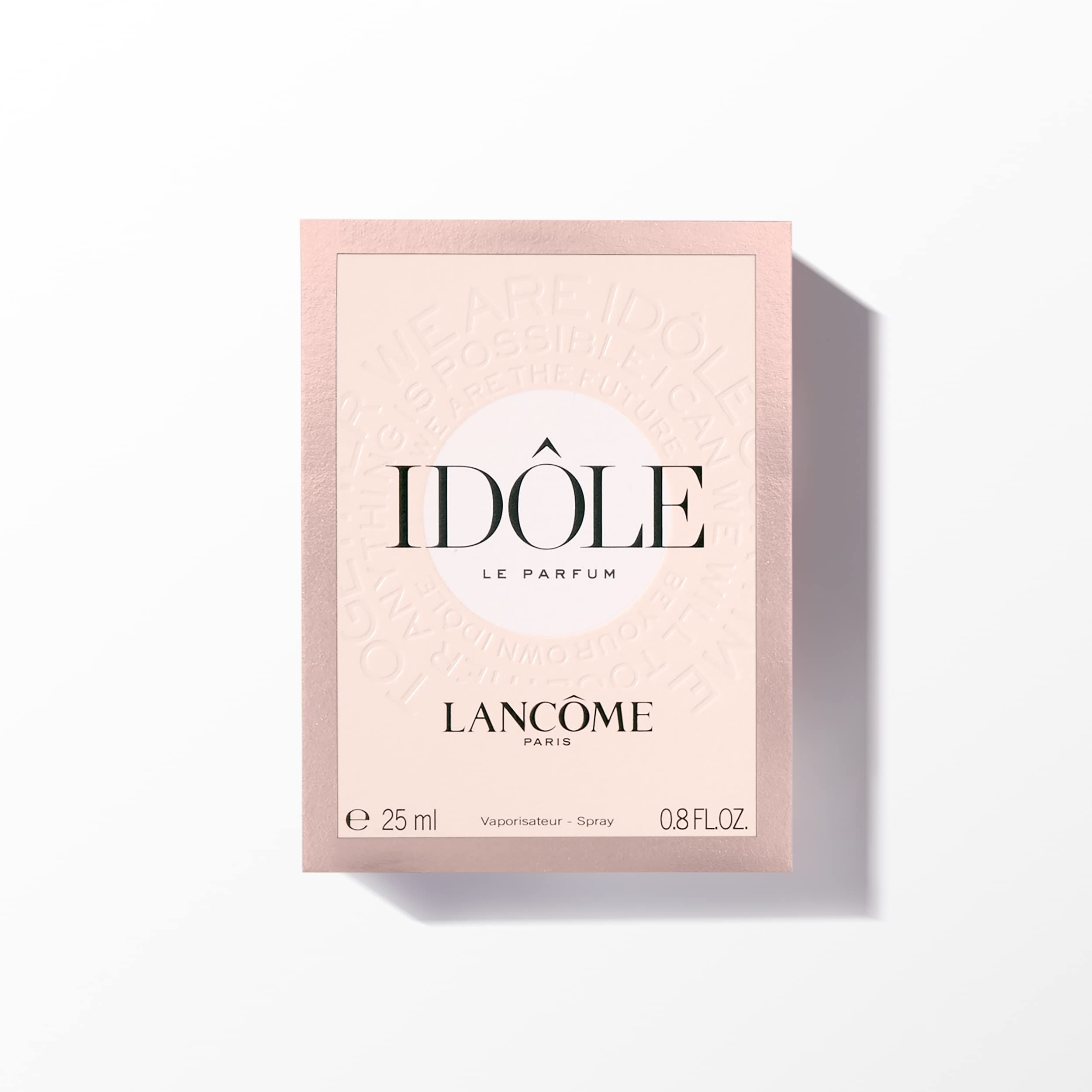 Scatola Idôle Le Parfum. Logo nero su sfondo rosa chiaro. Contenuto 25 ml, 0.8 FL.OZ.