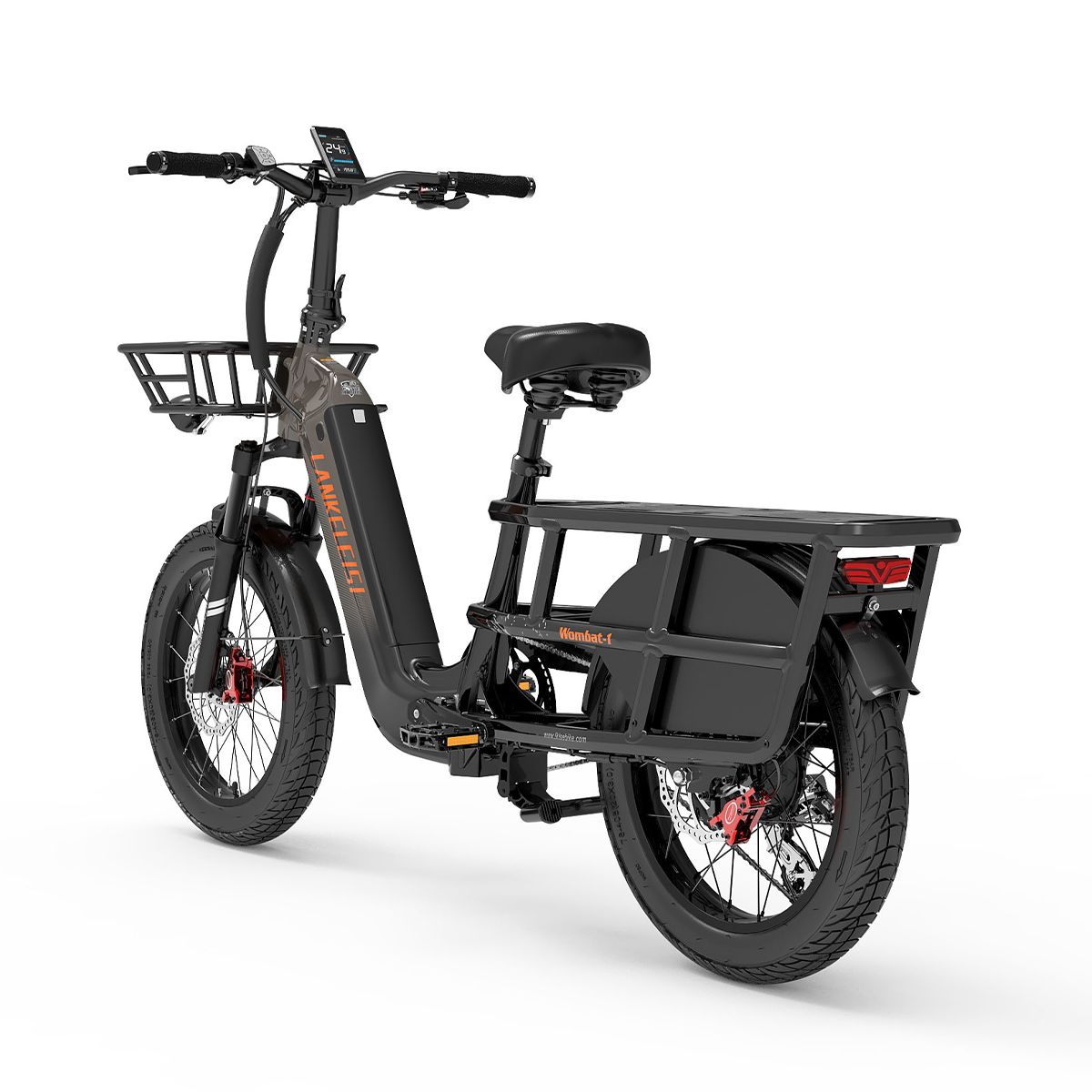 E-bike da carico nera con cestino anteriore e portapacchi posteriore. Logo Lankeleisi. Pinze freno rosse. Pneumatici neri.