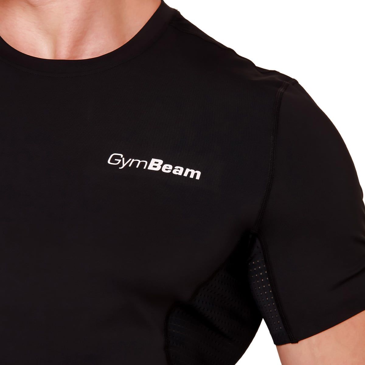 T-shirt nero da uomo a maniche corte con logo GymBeam sul petto.