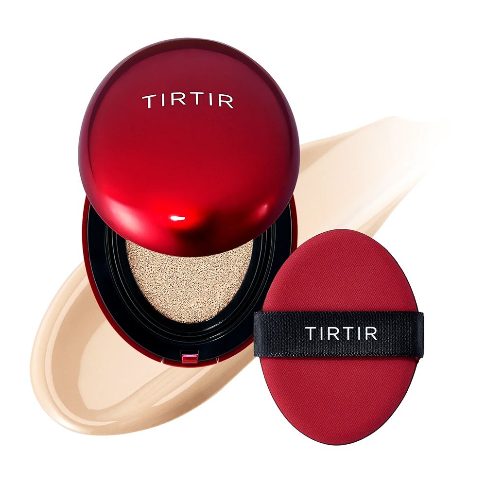 Contenitore rosso TIR TIR Cushion Foundation, aperto, con applicatore e spugnetta.