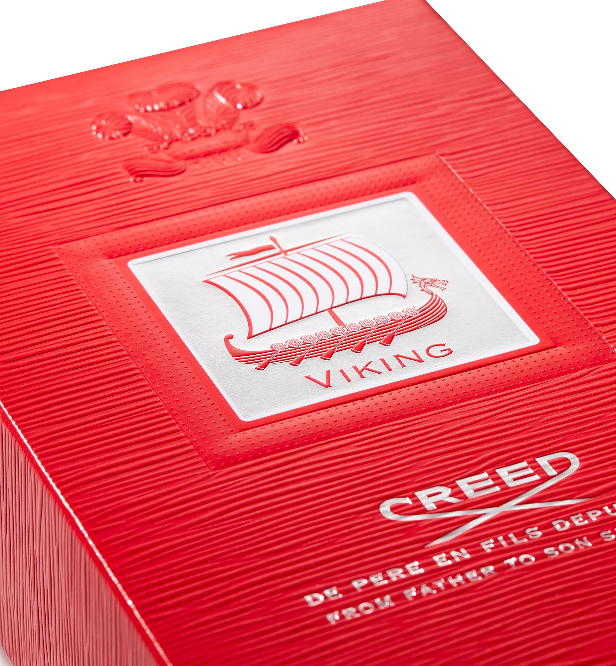 Confezione rossa con logo in rilievo e scritta "VIKING". Visibile anche il marchio "CREED".