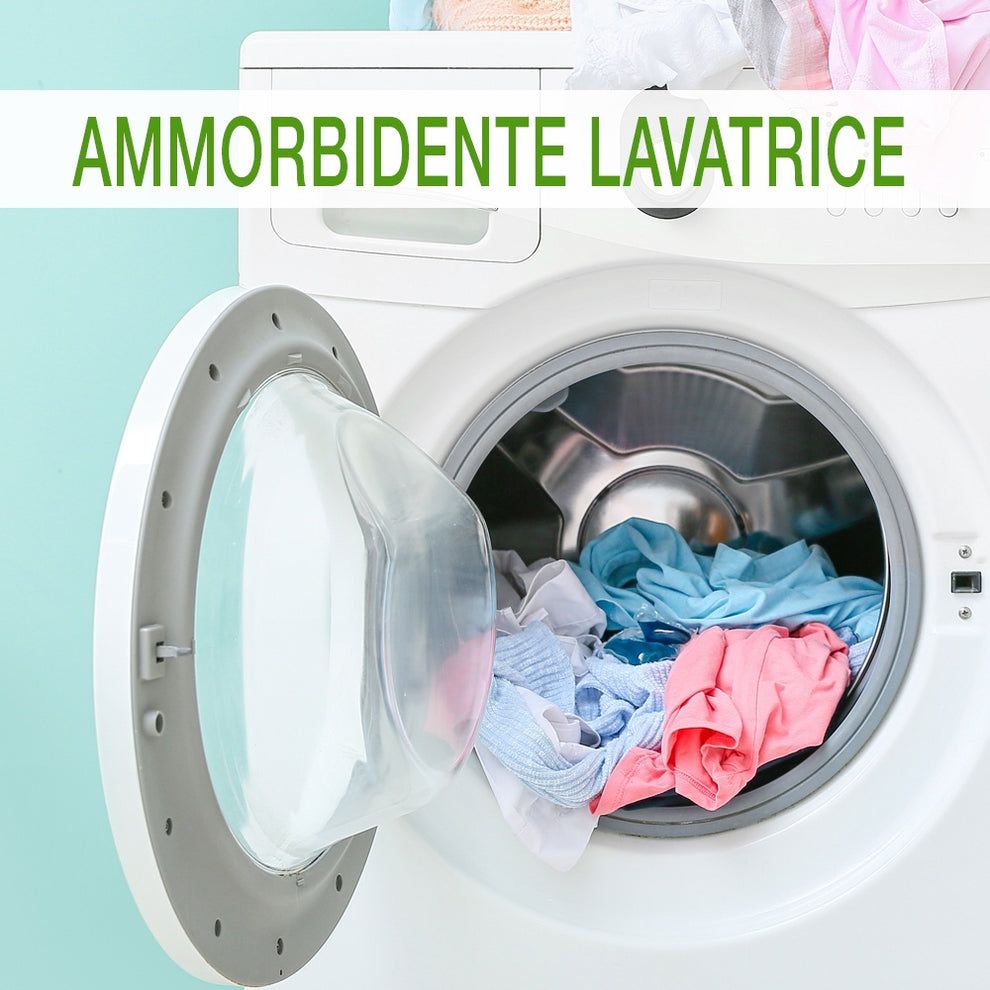Lavatrice con porta aperta. Testo: AMMORBIDENTE LAVATRICE.