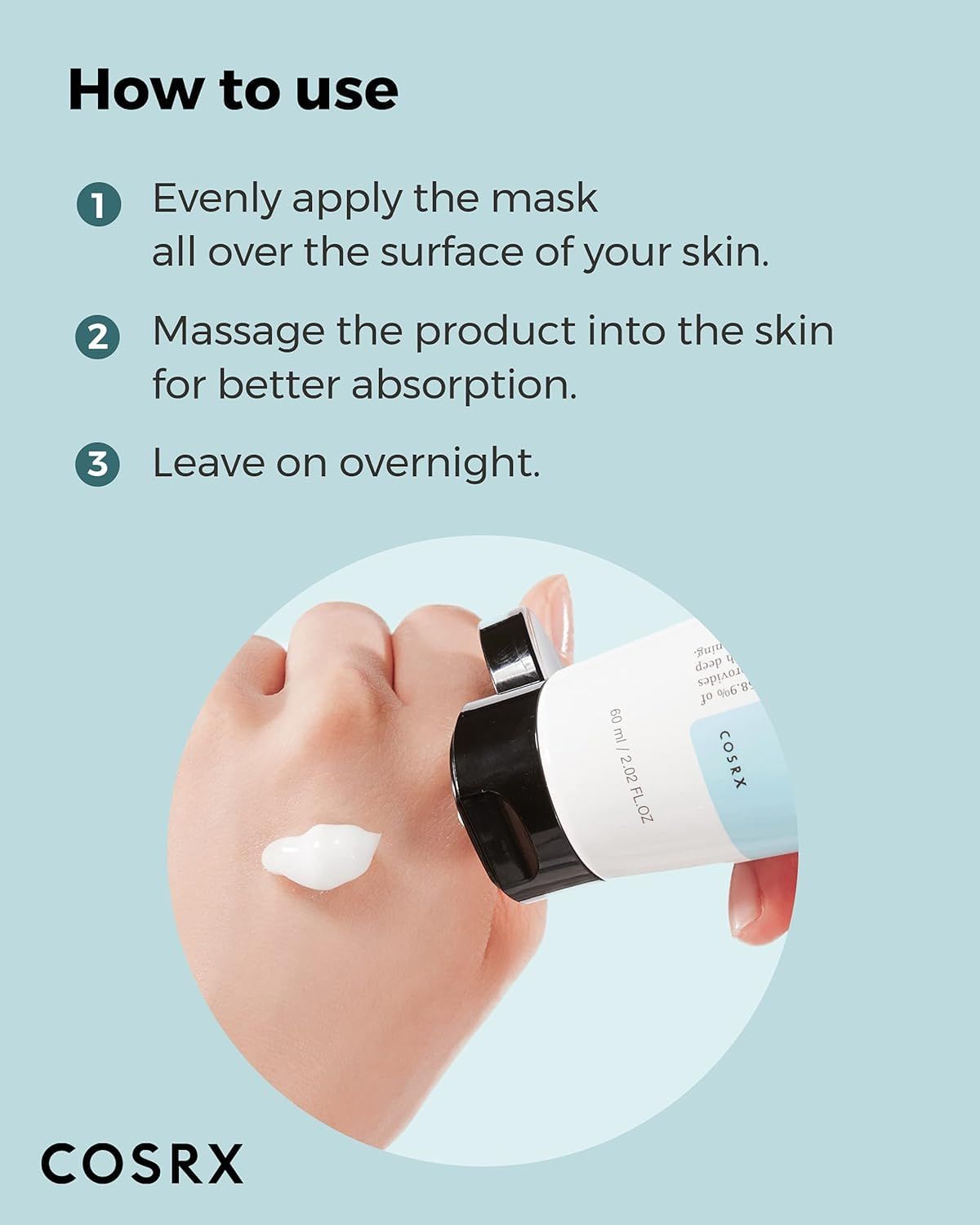 Mano con tubo, prodotto applicato sulla mano. Scritta blu: Ultimate Nourishing Rice Overnight Spa Mask. Marchio COSRX.