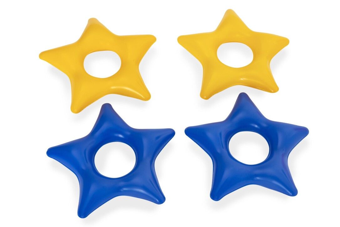 Quattro anelli da nuoto a forma di stella, gialli e blu, con foro centrale. Su sfondo bianco.