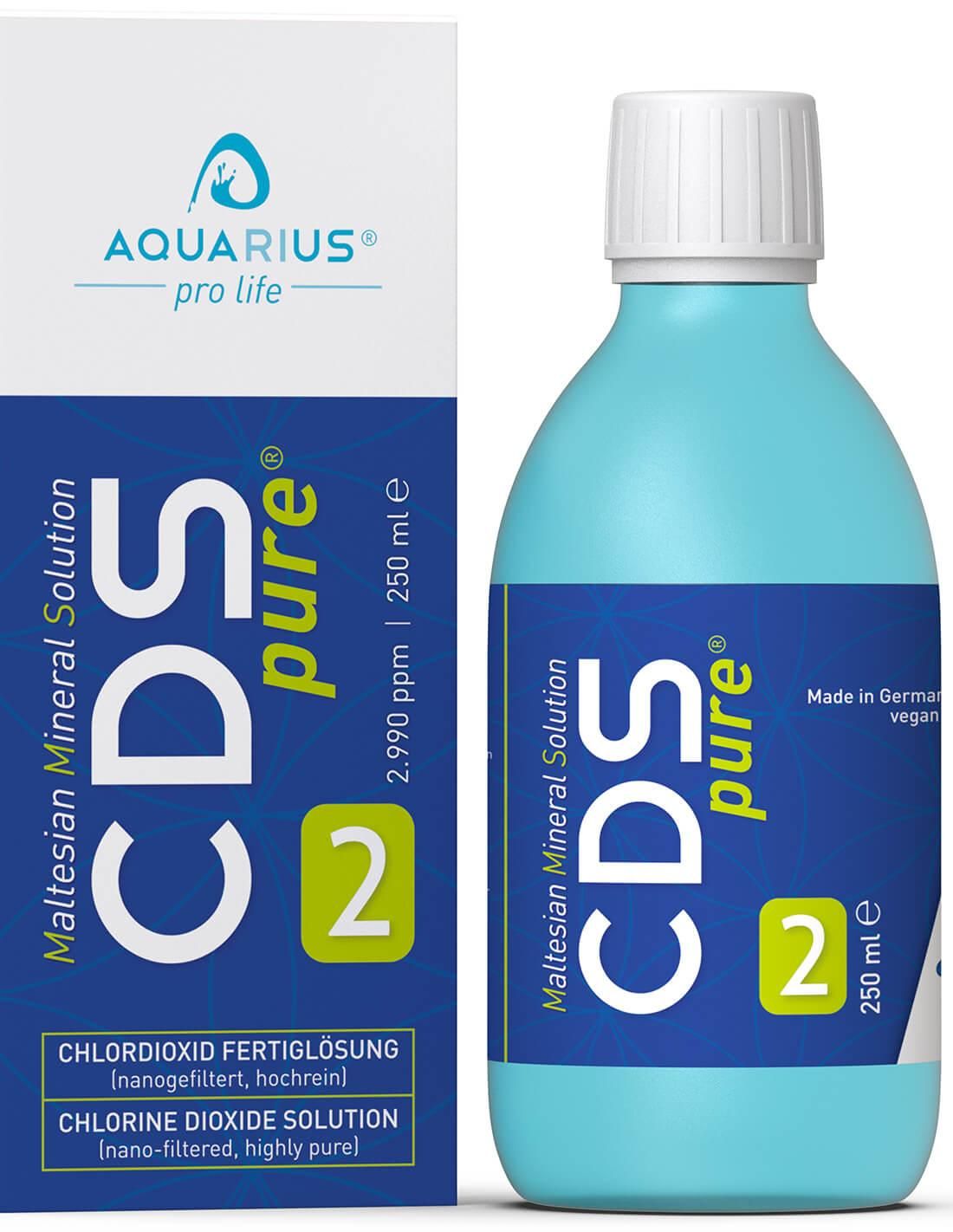Bottiglia e scatola affiancate. Sulla bottiglia: CDS pure, 2, 250 ml. Sulla scatola: AQUARIUS pro life, CDS pure.