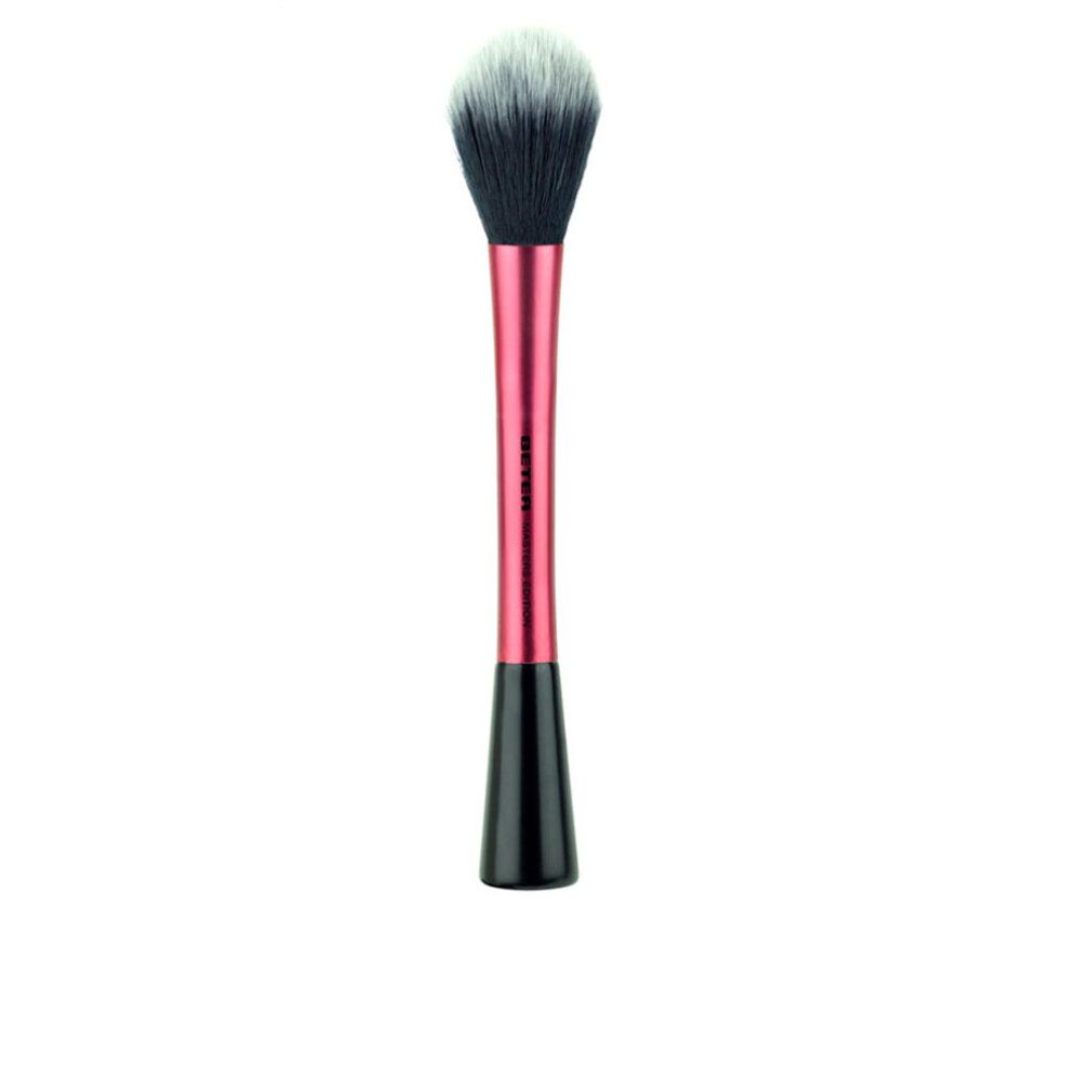 Pennello blush. Manico rosa, setole grigie e nere. Base nera. Marchio Beter.